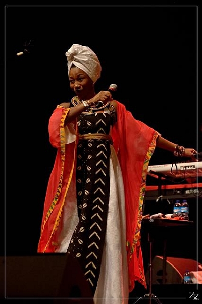 NIK_990178 Fatoumata Diawara 31-01-2019 (Zz) (p).jpg